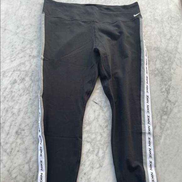 Nike One Women's Mid-Rise 7/8 Leggings XXL - Picture 4 of 5